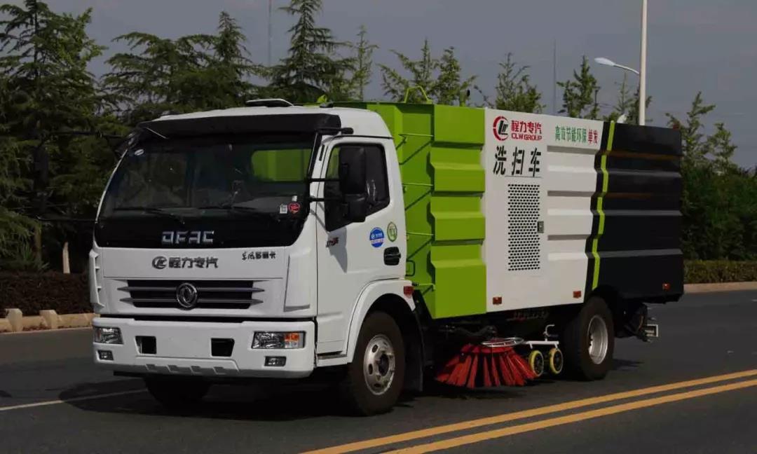 程力批量環(huán)衛(wèi)車助力“2018世界華人尋根節(jié)“環(huán)衛(wèi)清潔,為中國專汽之都增添榮耀受到社會(huì)各界廣泛贊譽(yù)