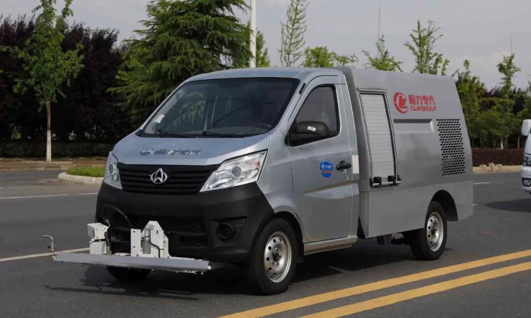 程力批量環(huán)衛(wèi)車助力“2018世界華人尋根節(jié)“環(huán)衛(wèi)清潔,為中國專汽之都增添榮耀受到社會(huì)各界廣泛贊譽(yù)