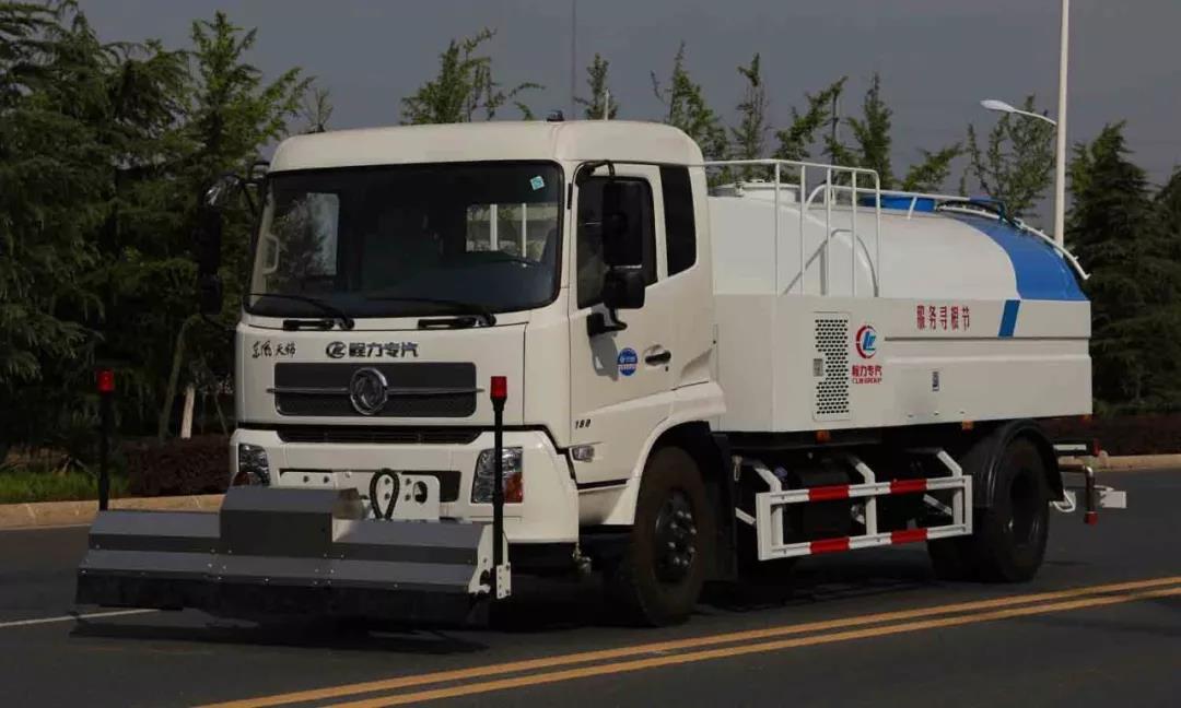 程力批量環(huán)衛(wèi)車助力“2018世界華人尋根節(jié)“環(huán)衛(wèi)清潔,為中國專汽之都增添榮耀受到社會(huì)各界廣泛贊譽(yù)