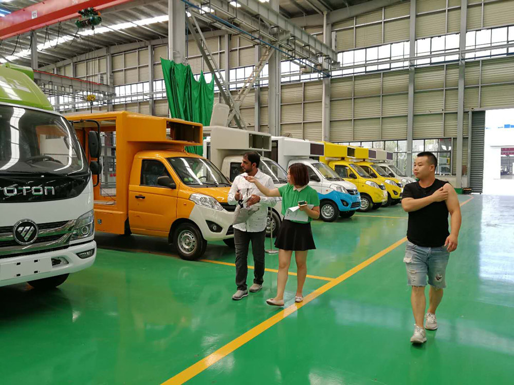 程力重工產(chǎn)品“精工制造、精益求精”——外貿(mào)出口客商不期而至，訂單紛至踏來